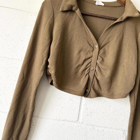 Le Lis Collection Green Long Sleeve Collared Crop Top Women's Medium - Picture 2 of 5